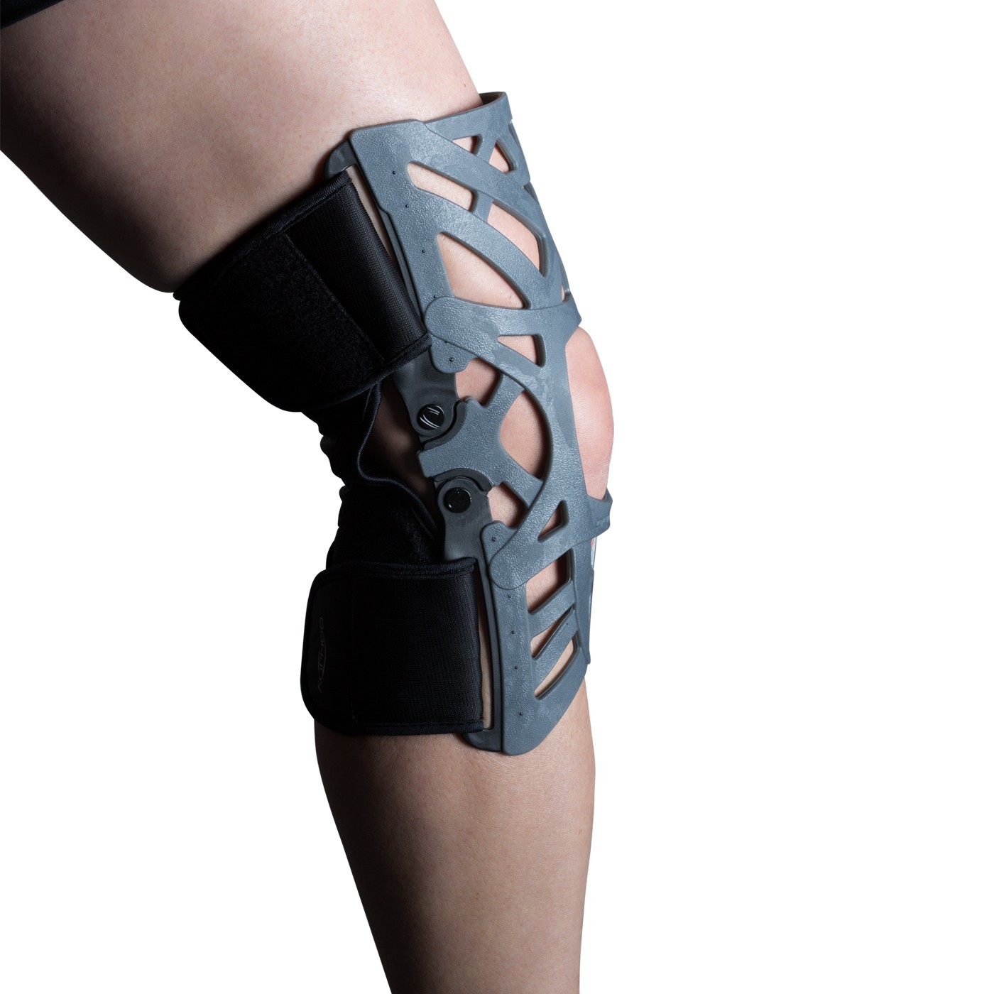 DonJoy Reaction WEB Knee Brace
