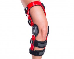 custom knee brace