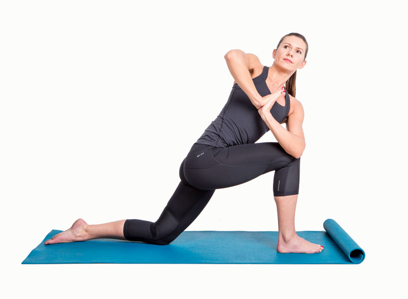 twisting lunge yoga pose